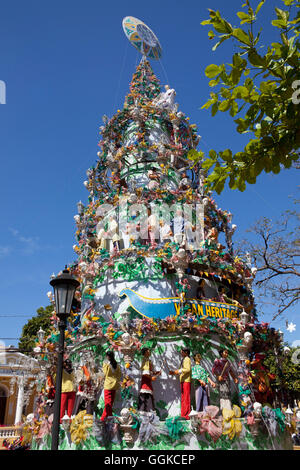 Weihnachtsbaum in der historischen Stadt Vigan Stadt, Weltkulturerbe, Provinz Ilocos Sur, auf der größten Insel Luzo Stockfoto