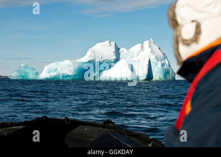 Eisberg in hellem Sonnenlicht, Vogel-Point, Ross Island, Antarktis Stockfoto