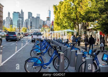 Vermietung Fahrräder, Fulton Ferry Landing, Brooklyn Heights, Brooklyn, New York, USA Stockfoto