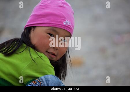 Inuit-Mädchen in Isortoq, Ostgrönland, Grönland Stockfoto