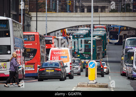 Bus Busse Manchester Oxford Road Bus Korridor gestoppt Doppeldecker einzelne Flotte Trainer Unternehmen Flotte Livree Wilmslow Road bus Stockfoto