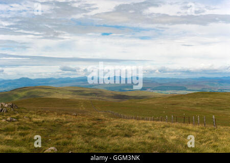 Blick von oben auf Ben Cluech in der Ochils Stockfoto