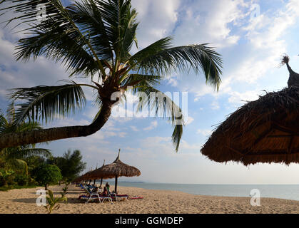 Am Strand auf der Insel Kho Khao nördlich von Khao Lak, Andamanensee, Thailand, Asien Stockfoto