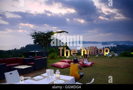 Restaurant: Hügel über Ao Nang in der Nähe von Krabi, Andamanensee, Thailand, Asien Stockfoto