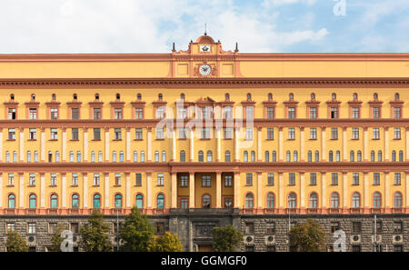 Nahaufnahme des Gebäudes Lubjanka - das Hauptquartier des FSB (ehemalige KGB) am Lubjanka-Platz in Moskau, Russland. Stockfoto