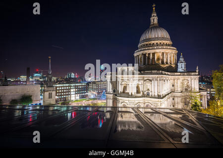 St. Pauls Cathedral gesehen von One New Change, London, Vereinigtes Königreich Stockfoto