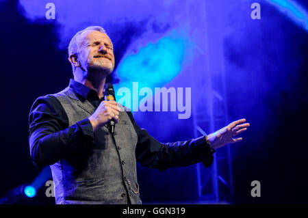 Belfast, Nordirland. 5. August 2016 - führt Belfast Komiker Jake O'Kane bei der jährlichen Feile eine Phobail Comedy Nacht. Bildnachweis: Stephen Barnes/Alamy Live-Nachrichten Stockfoto