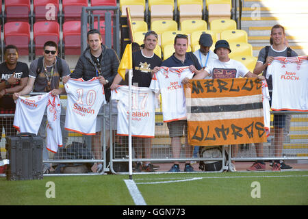 Lorient, Bretagne, Frankreich. 6. August 2016. Vorsaison-Fußball freundlich, im Vergleich zu Watford FC Lorient. Merlus Ultras95 nach dem Spiel Credit: Action Plus Sport/Alamy Live News Stockfoto