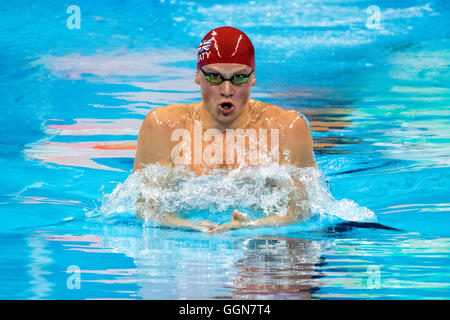 Rio De Janeiro, Brasilien. 6. August 2016. Adam torfigen (GRB) bricht die Welten-Rekord bei der Herren 100m Brust in seinem Vorlauf bei den Olympischen Sommerspielen 2016. Bildnachweis: PCN Fotografie/Alamy Live-Nachrichten Stockfoto
