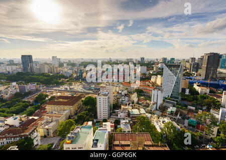 Die Innenstadt von Saigon, Ben Thanh Market und Quach Thi Trang Park im Sonnenuntergang, Vietnam. Stockfoto