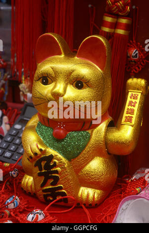 "Maneki Neko", auch genannt ein "Wohlstand Katze" schon in der japanischen und chinesischen Kultur seit Jahrhunderten. China Stockfoto