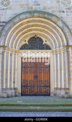 Eingang zur St. Anna Kirche in Neuenkirchen, Deutschland Stockfoto