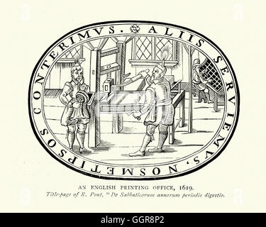 Eine englische Druckerei Anfang des 17. Jahrhunderts. Drucker mit einer Druckmaschine mit einem Schriftsetzer in den Hintergrund. 1619 Stockfoto