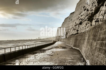 Weiße Klippen in Peacehaven bei Brighton, Großbritannien Stockfoto