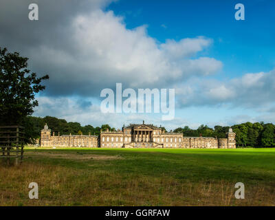 Wentworth Woodhouse, östlichen Fassade, gesehen vom Rasen. Stockfoto