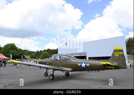 Alte Kämpfer der Luftwaffe USA geparkt auf dem Flugplatz Mende im französischen Département Gard Stockfoto