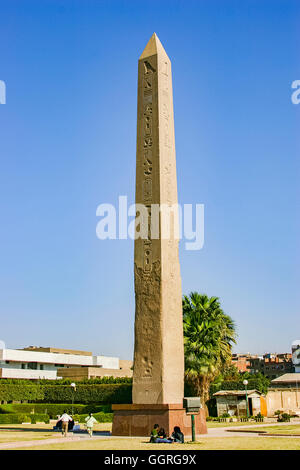 Ägypten, Kairo, Heliopolis, das Open Air Museum, Obelisk Parc. Obelisk von Reich der Mitte König Senusret I. Stockfoto