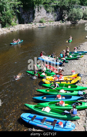 Ceský Krumlov (Böhmisch Krumau): Paddler auf der Vltava (Moldau), Tschechisch, Jihocesky, Südböhmen, Südböhmen, Stockfoto