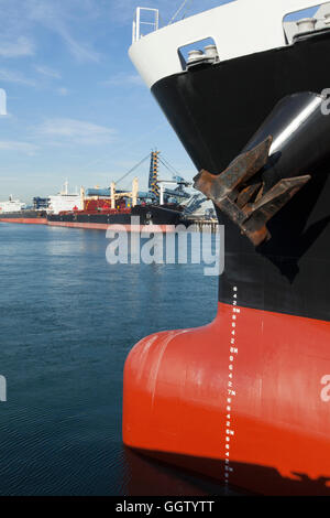 Schiffe auf kommerzielle dock Stockfoto