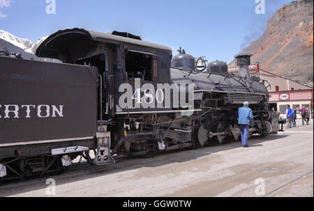 Durango und Silverton Narrow Gauge Steam Railway hielten an der Stadt von Silverton im Bereich San Juan in den Colorado Rockies Stockfoto