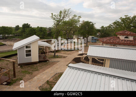 Mikro-Häuser am Meister-plante Nachbarschaft, die Schutz und Gemeinschaft für chronisch obdachlose Erwachsene in Austin TX bietet Stockfoto