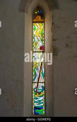 Karja Kirche ist eine mittelalterliche lutherische Kirche in Linnaka Dorf auf der Insel Saaremaa, Estland. Stockfoto