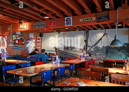 BUBBA GUMP SHRIMP COMPANY Restaurant im CANNERY ROW - MONTEREY, Kalifornien Stockfoto