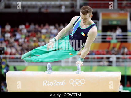 Irlands Kieran Behan in Aktion im Kunstturnen der Männer am ersten Tag der Olympischen Spiele in Rio, Brasilien. Stockfoto