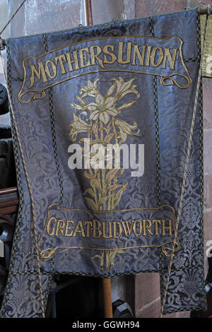 St Marys & alle Heiligen Kirche Gt Budworth Interieur, Cheshire, England, UK - Mütter union banner Stockfoto