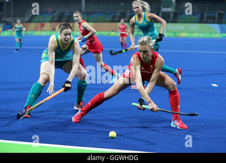 Der Brite Alex Danson während der Frauen Pool B Eishockey match bei den Olympic Hockey Centre am ersten Tag der Olympischen Spiele in Rio, Brasilien. Stockfoto