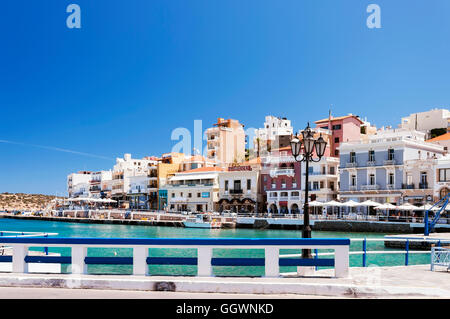 Seaside Resort Stadt Agios Nikolaos befindet sich auf der Nord-Ostseite der Insel Kreta, Gree Stockfoto