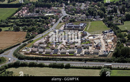 Luftbild der Neuen teuren executive Häuser im Bau am Kingston Bagpuize, Oxfordshire, Großbritannien Stockfoto