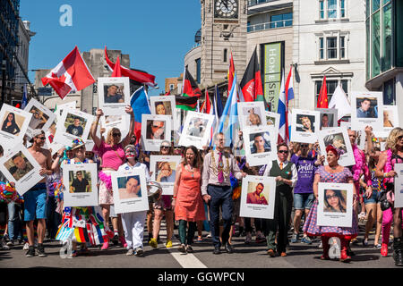 Die Gay-Pride-Parade in Brighton, Großbritanniens größte Stolzfall, besuchte in diesem Jahr um mehr als ein Viertel von 1 Million Menschen. Stockfoto