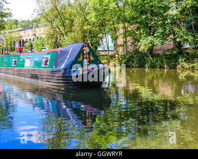 Hausboot auf Union Canal - Berkhamsted, Stadtteil Dacorum, Hertfordshire, UK Stockfoto