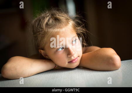 Porträt der kleine süße Mädchen. Close-up. Stockfoto