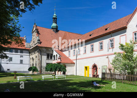 Ceský Krumlov (Böhmisch Krumau): Kloster des Ordens der Ritter vom Kreuz mit Red Star, Tschechische, Jihocesky Südböhm Stockfoto