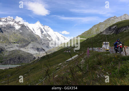 Nationalpark Hohe Tauern, Hohe Tauern: Großglockner Hochalpenstraße mit Blick auf den Großglockner, Österreich, Kärnten, Kärntner Stockfoto