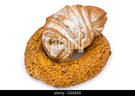 Frische Backwaren, isoliert auf weißem Hintergrund Stockfoto