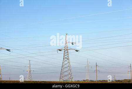 Hochspannungs-Pole, close-up Stockfoto