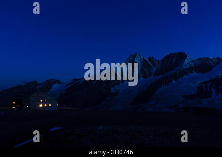 Nationalpark Hohe Tauern, Hohe Tauern: Berghütte Oberwalderhütte und Großglockner, Österreich, Kärnten, Carinthia, Stockfoto