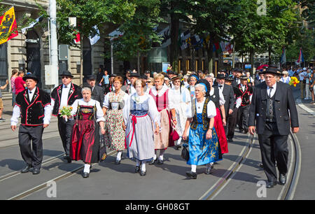 Zürich - 1. AUGUST: Nationalfeiertag-Parade am 1. August 2016 in Zürich, Schweiz. Vertreter des Kantons Appenzeller in Stockfoto