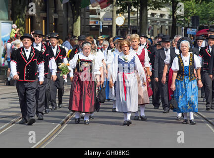 Zürich - 1. AUGUST: Nationalfeiertag-Parade am 1. August 2016 in Zürich, Schweiz. Vertreter des Kantons Appenzeller in Stockfoto