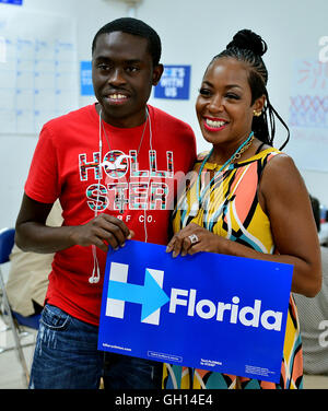 MIAMI GARDENS, FL - AUGUST 06: Tichina Arnold Besuch der Hillary für Florida Freiwilligen Telefon Bank und Wählerregistrierung im Florida demokratische Partei Miami Gardens Büro am Samstag, 6. August 2016 in Miami Gardens, Florida. Bildnachweis: MPI10 / MediaPunch Stockfoto