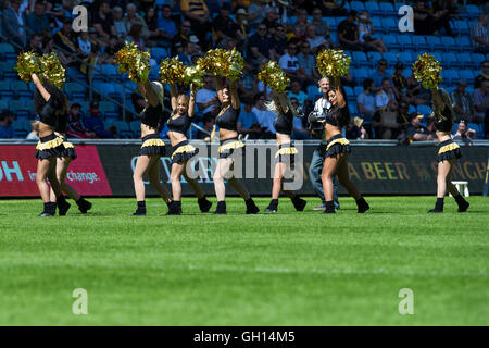 Ricoh Arena in Coventry, UK. 7. August 2016. Singha Premiership 7 s Rugby. Finaltag. Cheerleader unterhalten vor dem Spiel. © Aktion Plus Sport/Alamy Live-Nachrichten Stockfoto