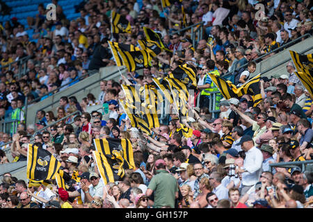 Ricoh Arena in Coventry, UK. 7. August 2016. Singha Premiership 7 s Rugby. Finaltag. Wespen-Fans feiern eine Punktzahl. © Aktion Plus Sport/Alamy Live-Nachrichten Stockfoto