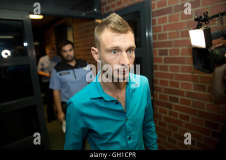 Berlin, Deutschland. 8. August 2016. Sebastian Castillo Pinto Ankunft beim Amtsgericht Tiergarten in Berlin, Deutschland, 8. August 2016 zu bezeugen. Foto: Jörg CARSTENSEN/Dpa/Alamy Live News Stockfoto