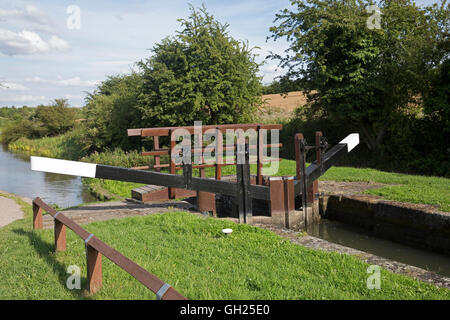 Schleusentore auf The Chesterfield Kanal in Derbyshire Stockfoto