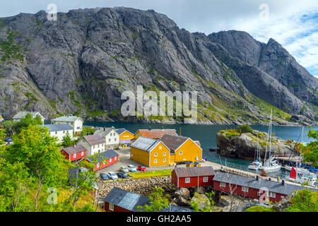 Fischerdorf Nusfjord, Fjord, Lofoten, Norwegen Stockfoto