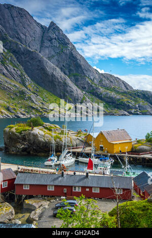 Fischerdorf Nusfjord, Fjord, Lofoten, Norwegen Stockfoto