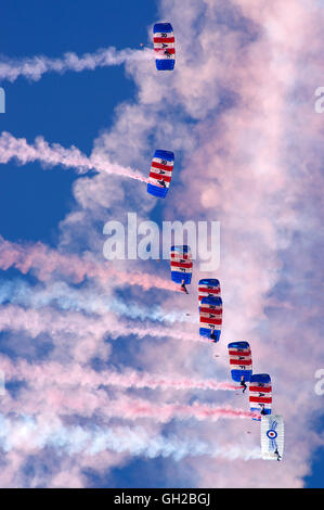 RAF Falken-Fallschirm-Team bei Shoreham Stockfoto